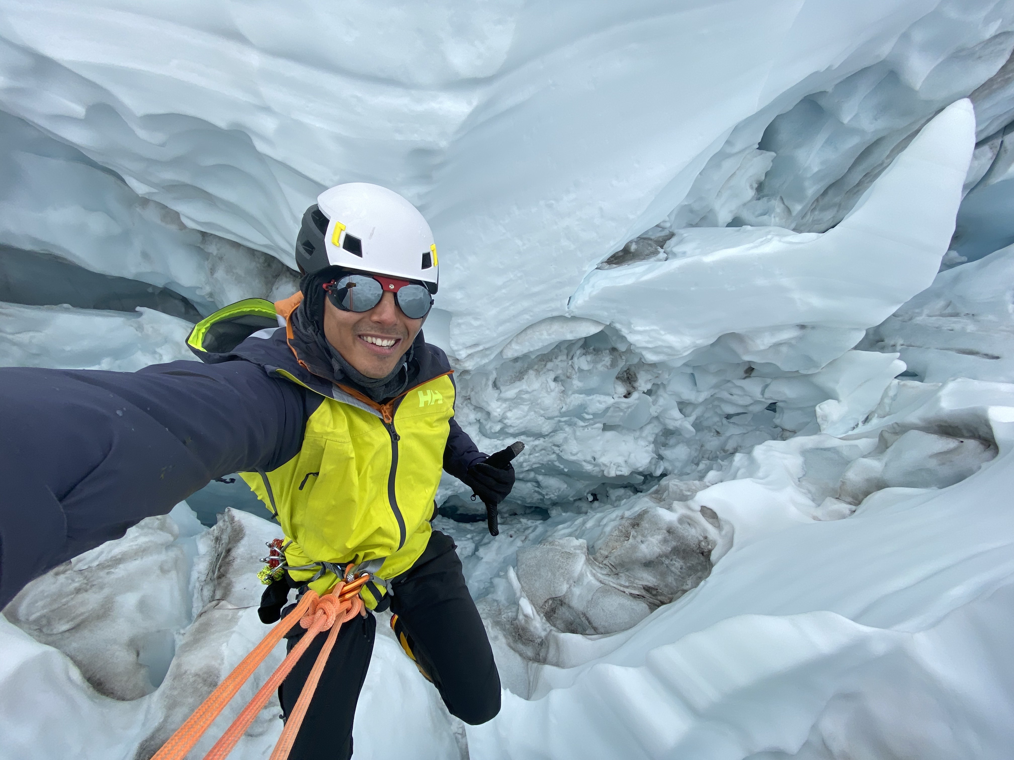 Yoshio hanging out in a crevasse.