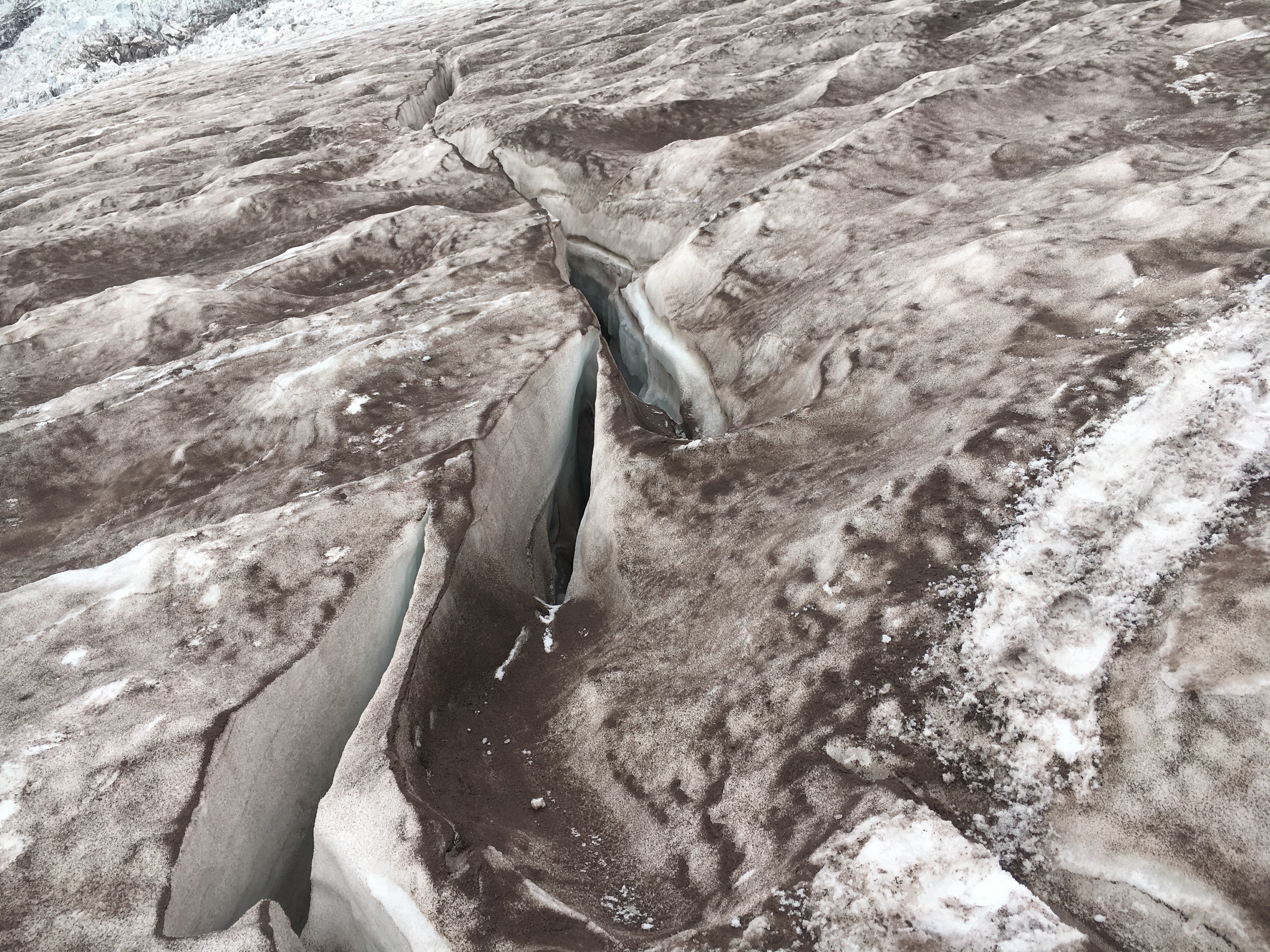 A 30-40cm wide crevasse, just below Camp Muir.